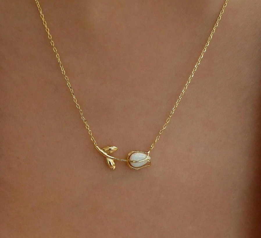 Rhinestone Flower Design Necklace